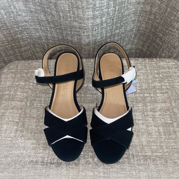 NIB- AEROSOLES Black Sandals - Picture 1 of 9